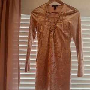 Velvet DREAM curve hugging dress! 😍